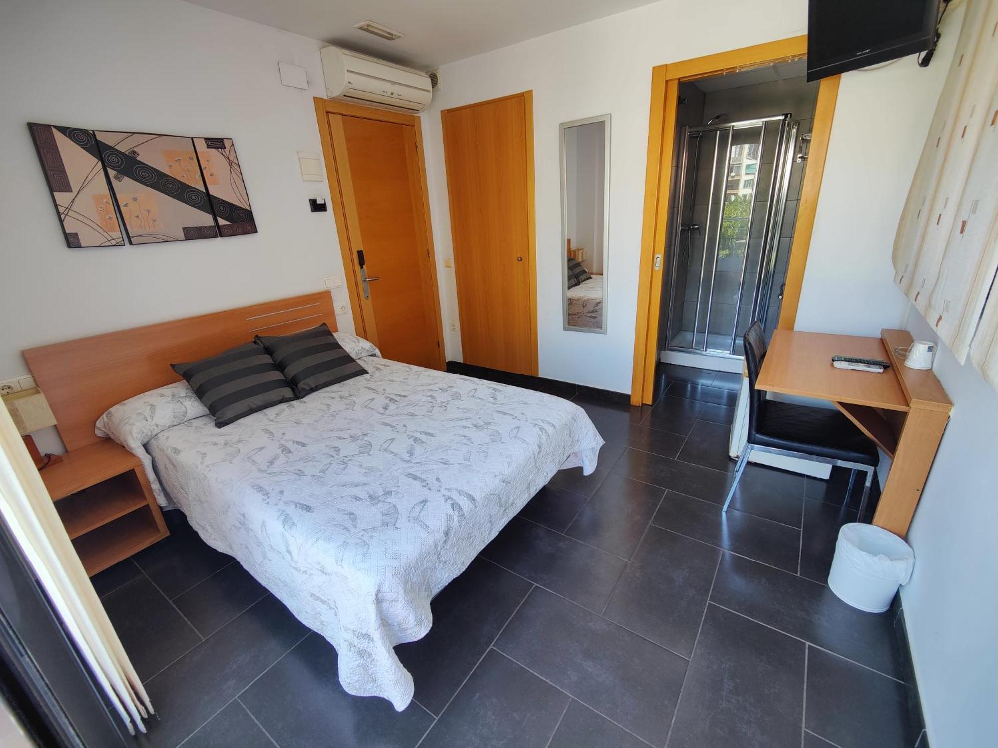 Hostal Manel Pineda de Mar Exterior photo