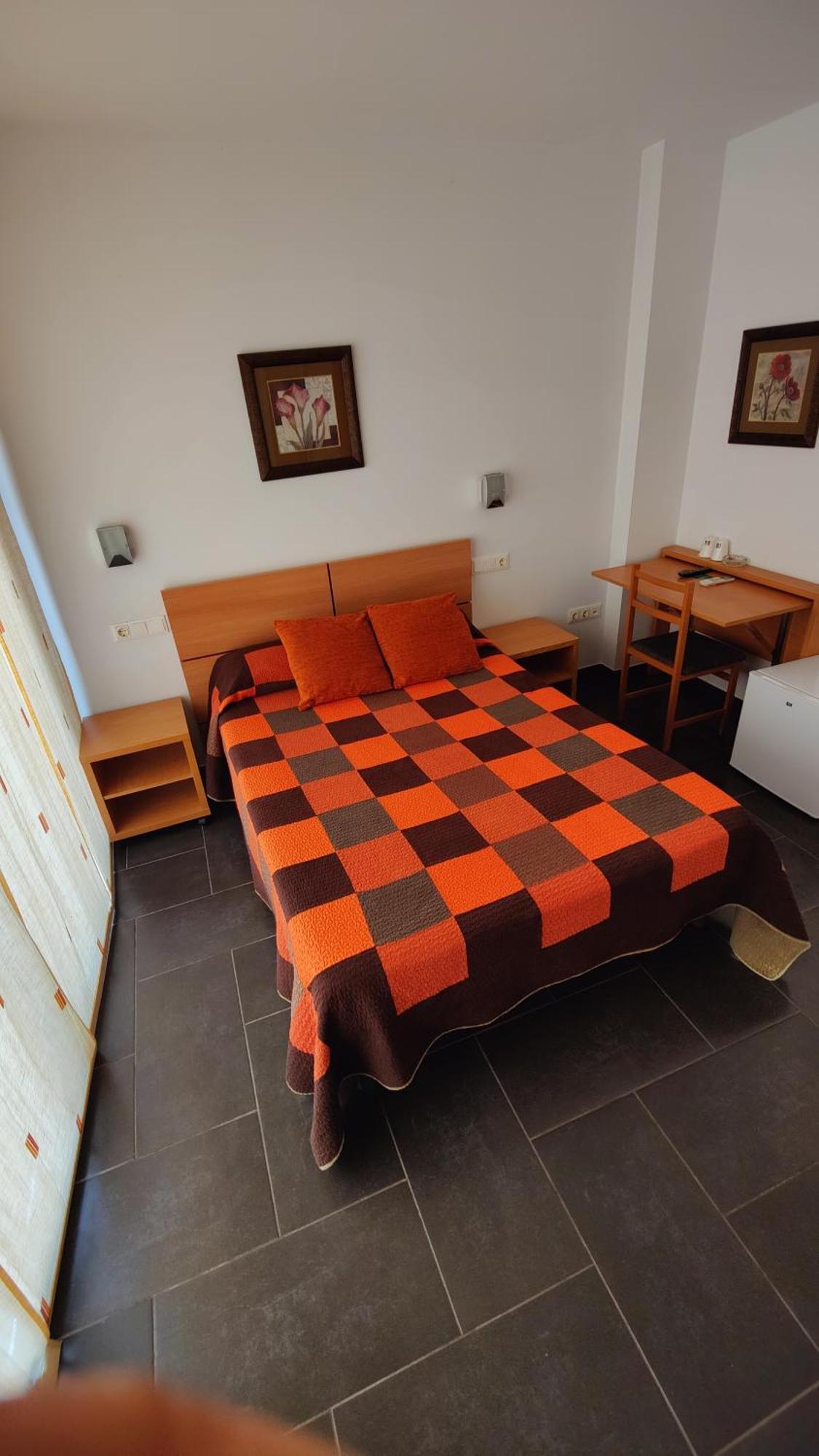Hostal Manel Pineda de Mar Exterior photo